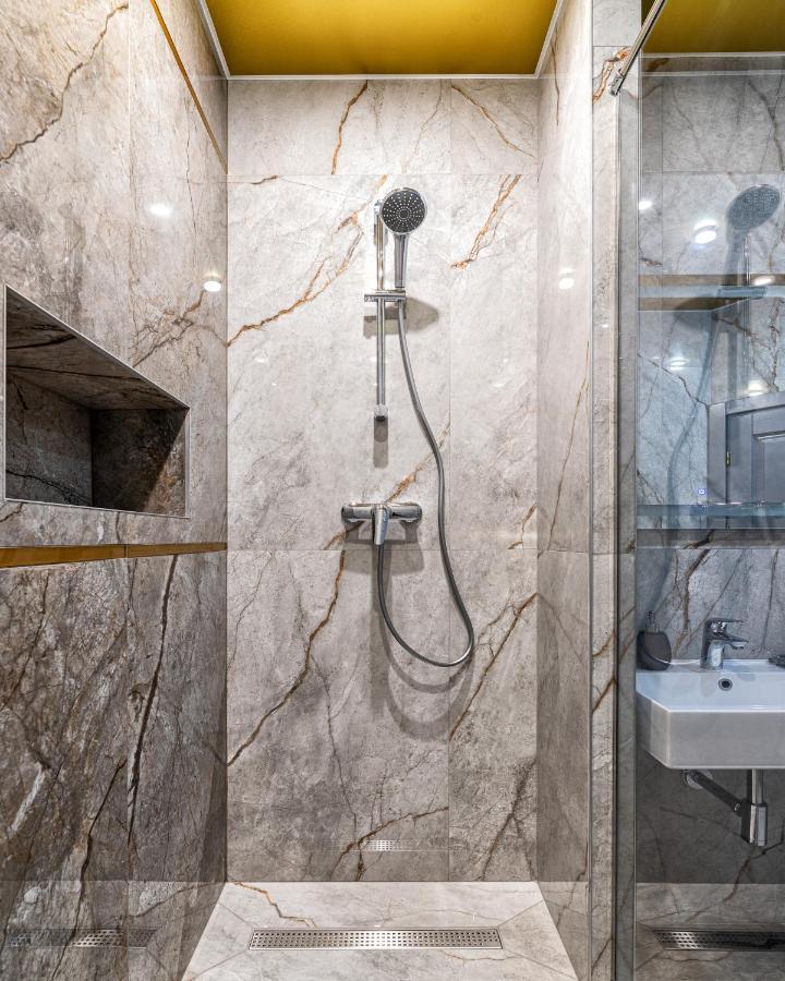 2 - Bedroom Apartments Galicia Lviv Exteriör bild